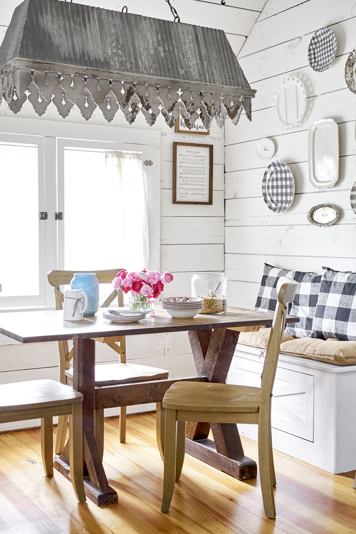 shiplap dining room gallery wall ideas